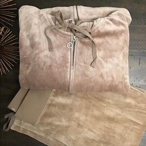 NEW YORK & COMPANY Velour Jogging Suit